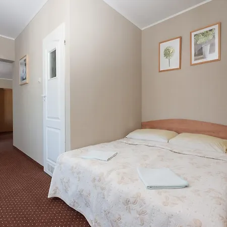 Oda ve Kahvaltı Dom Goscinny Sand 3*