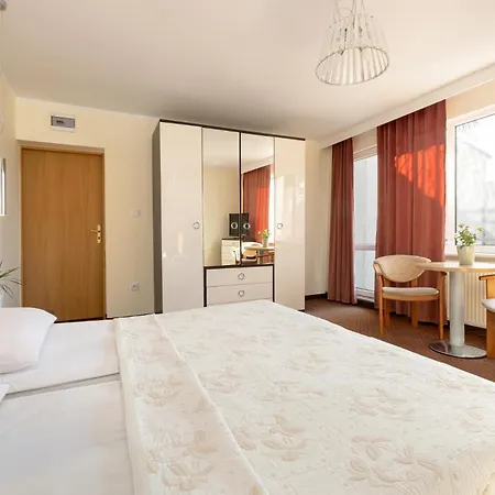 Dom Goscinny Sand Oda ve Kahvaltı Rewal